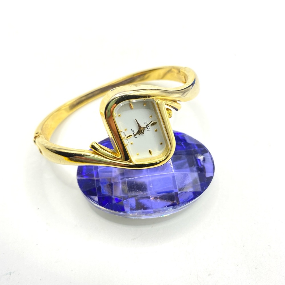 CTNY Creative Time New York Design Gold Tone Women's Watch Bracelet Style Y2K